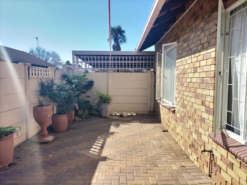 2 Bedroom Property for Sale in Uitsig Free State